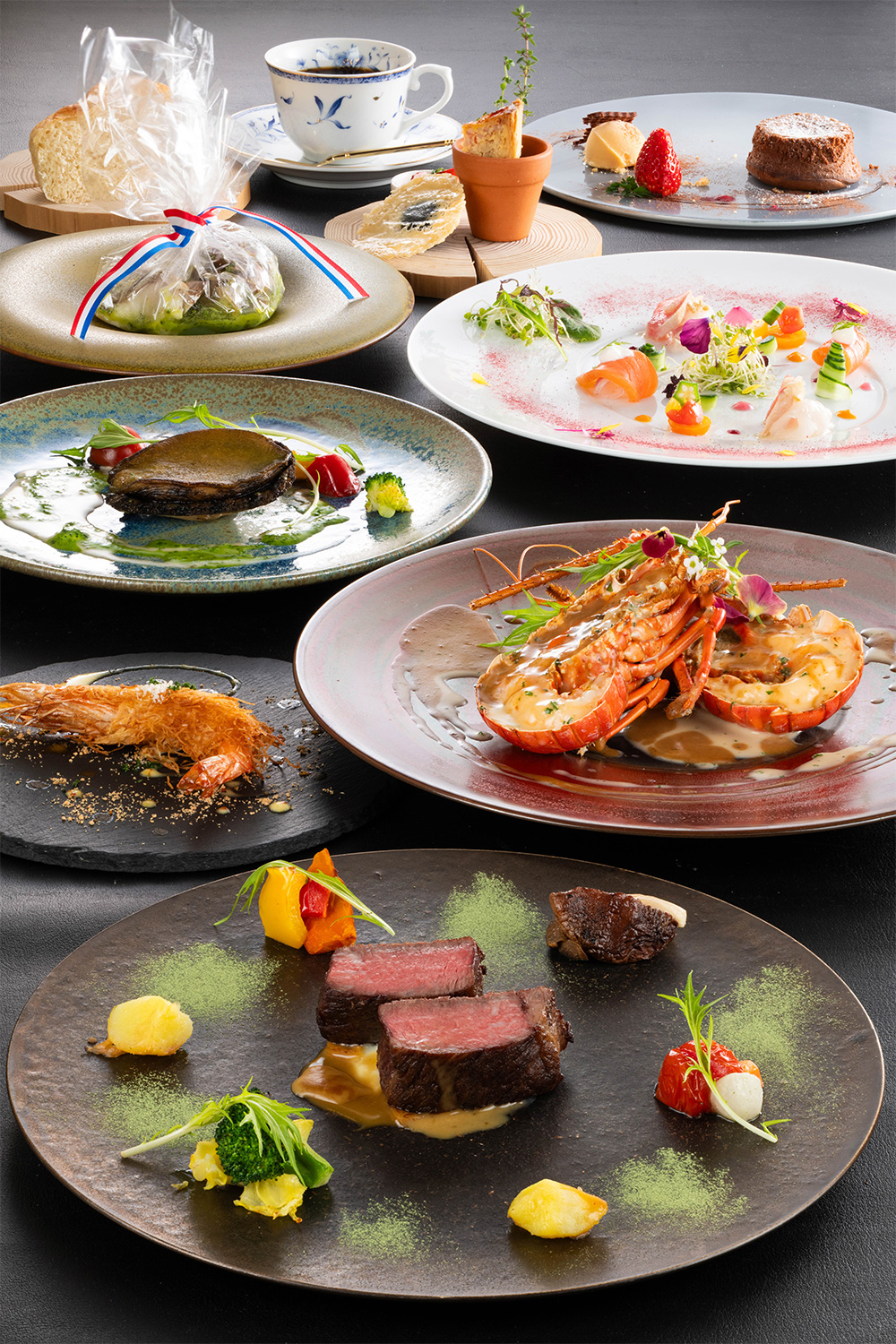 活きの良い伊勢海老を使った贅沢なフレンチ。プリプリとした食感と濃厚な旨味が特徴。伊勢志摩産。伊勢市のレストラン ルサンク